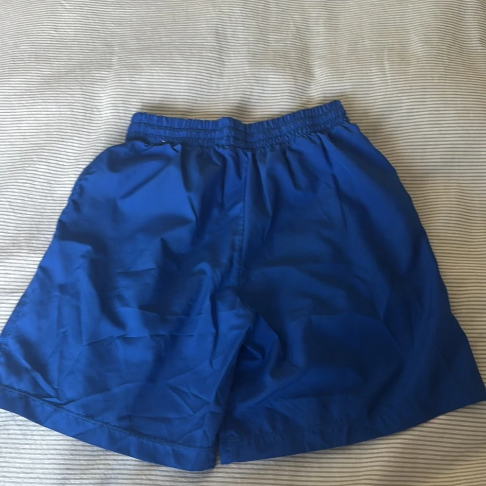 Nike dry fit shorts boys – size medium